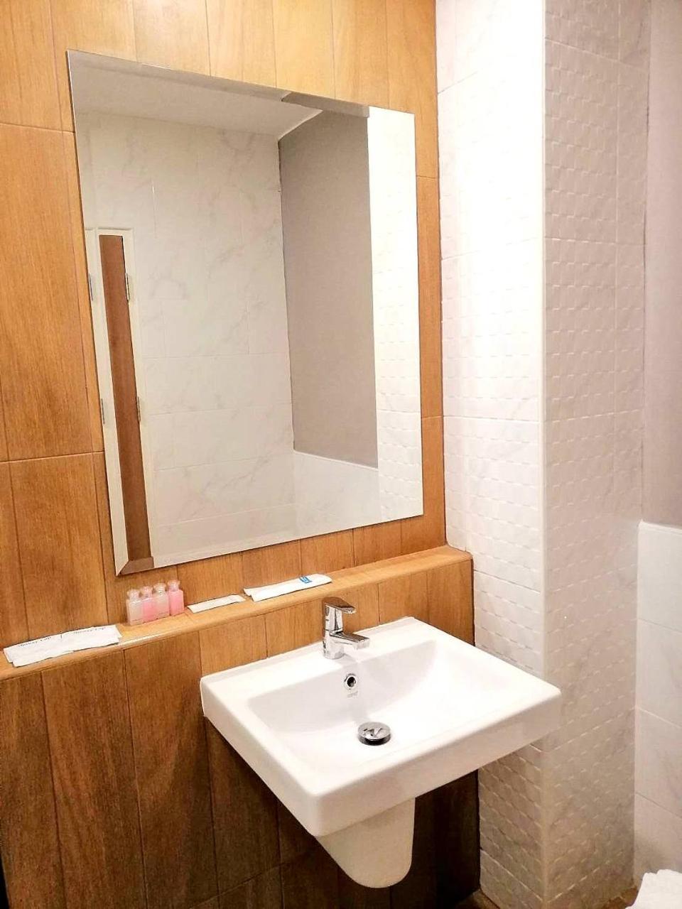 Siri Hotel Csiangmaj Kültér fotó